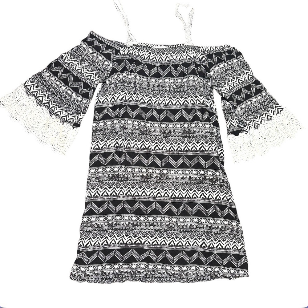 Audrey 3+1 Cold Shoulder Dress Black White Geometric Lace Sleeve Women’s‎ Large